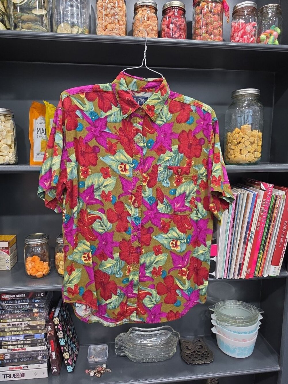 Vintage Solutions  Rayon Red Hibiscus Floral Button Up Blouse Shoulder Pads